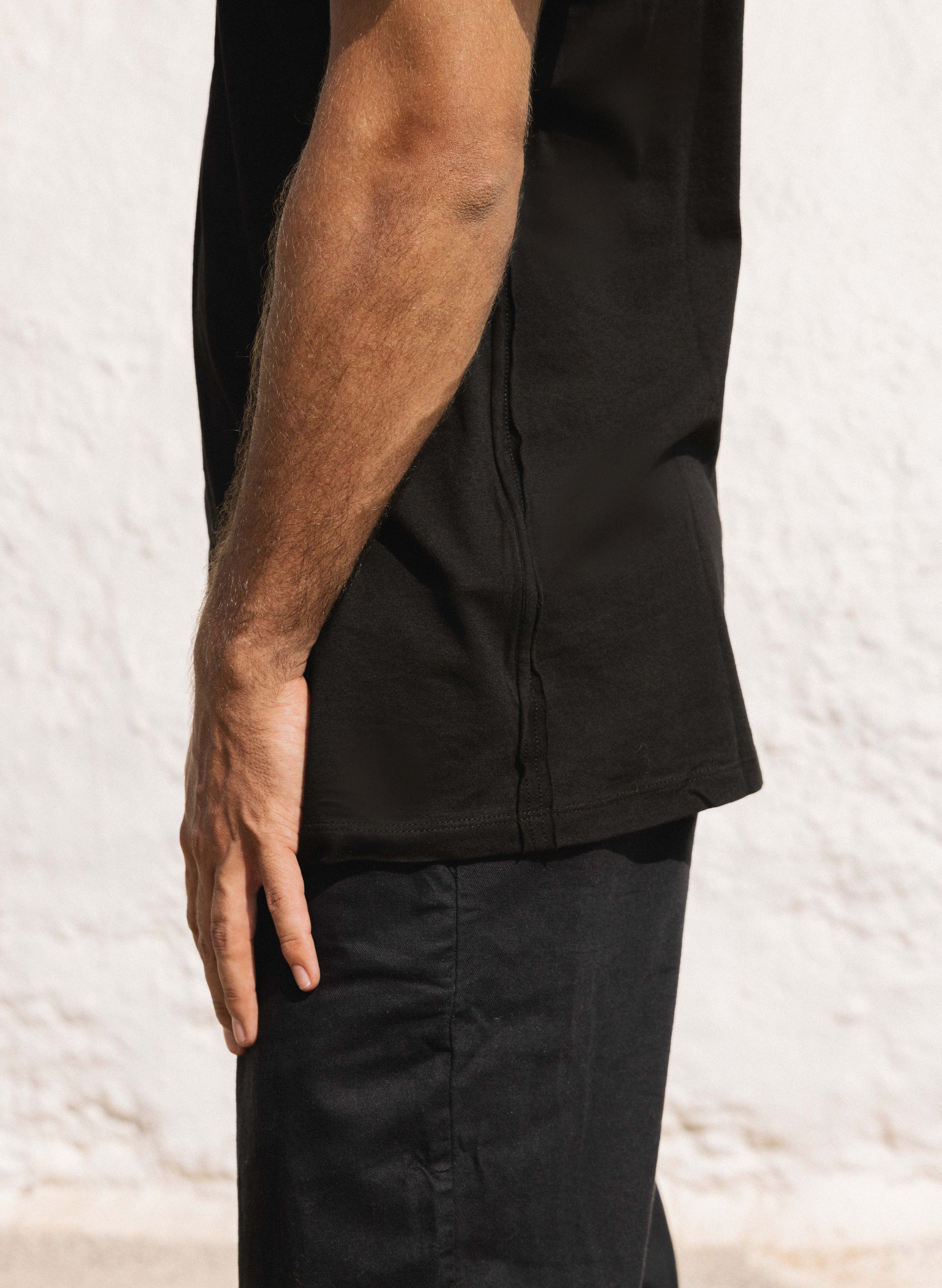 Black plain t-shirt