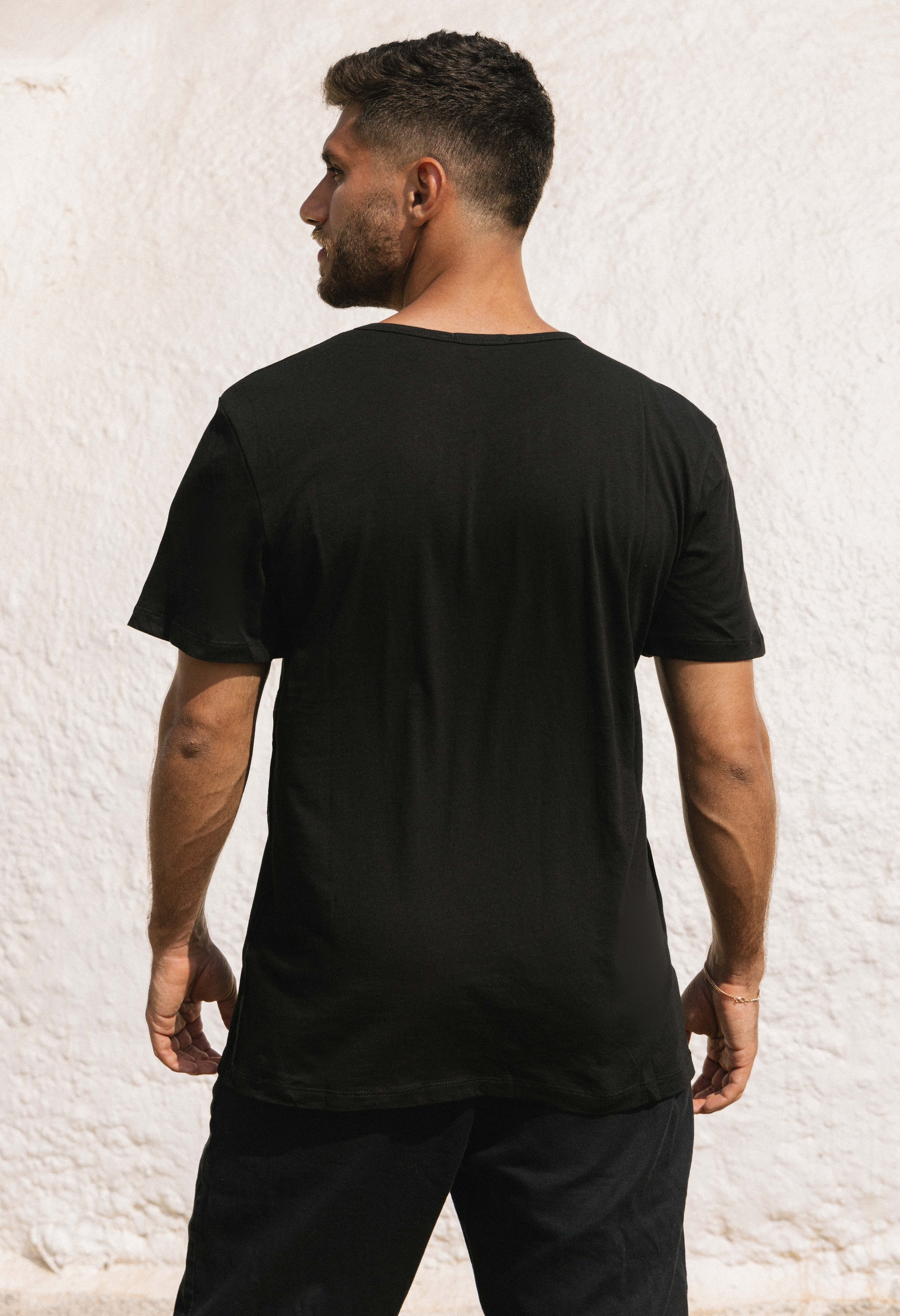 Black plain t-shirt